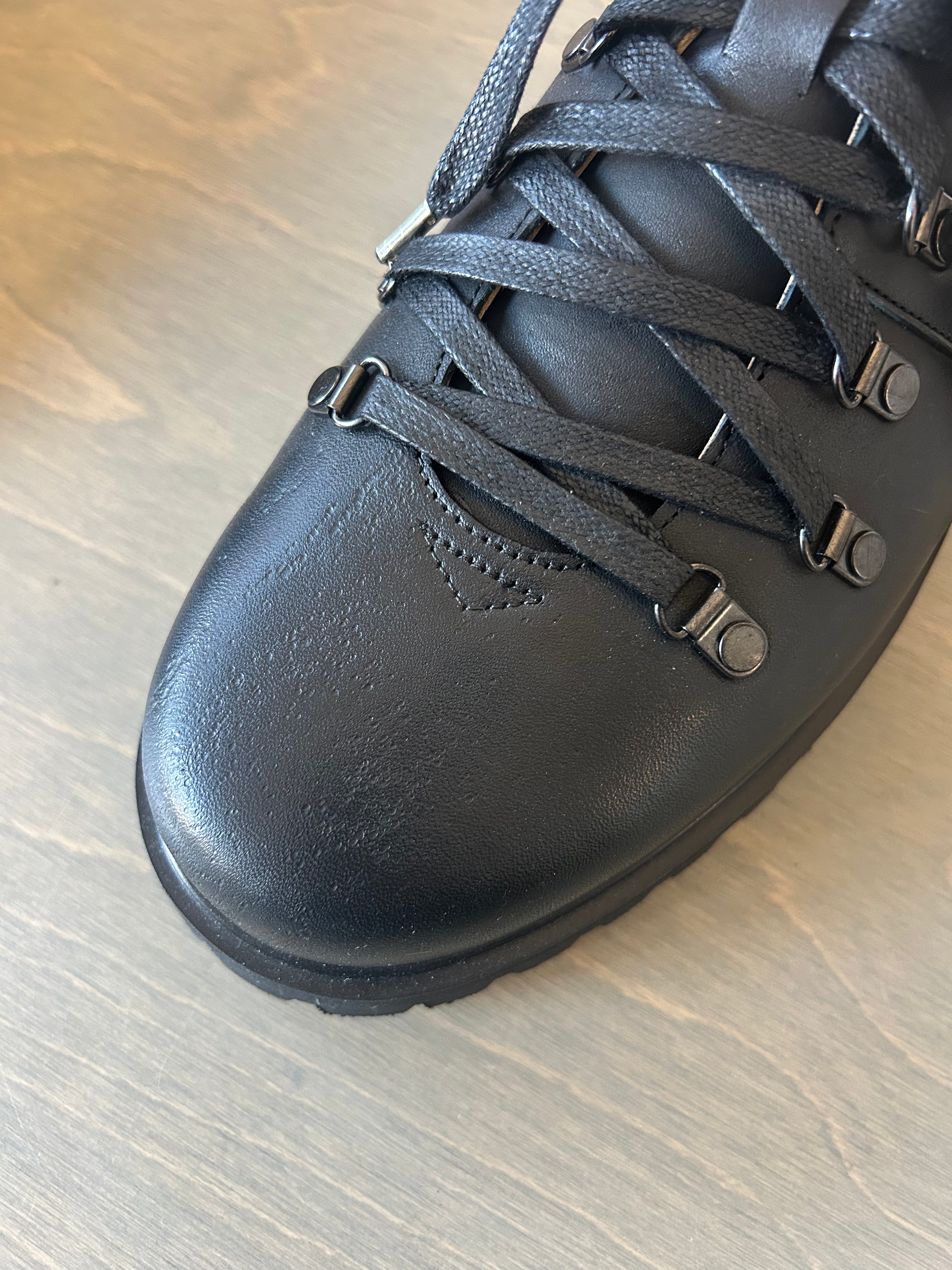 Beat Shoe Black / 44 - Second
