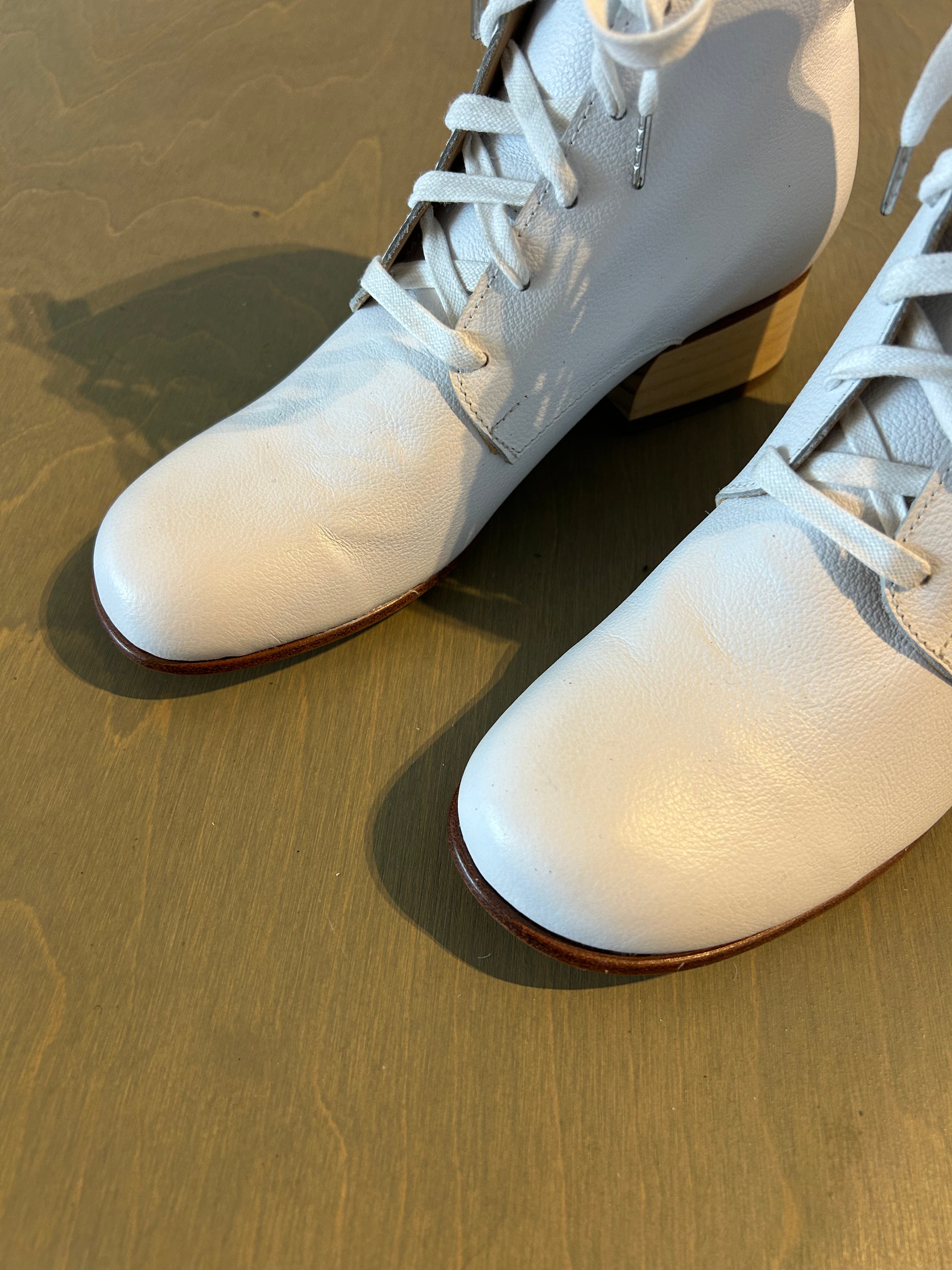 Cricket Boot Low White / 40 - Archive