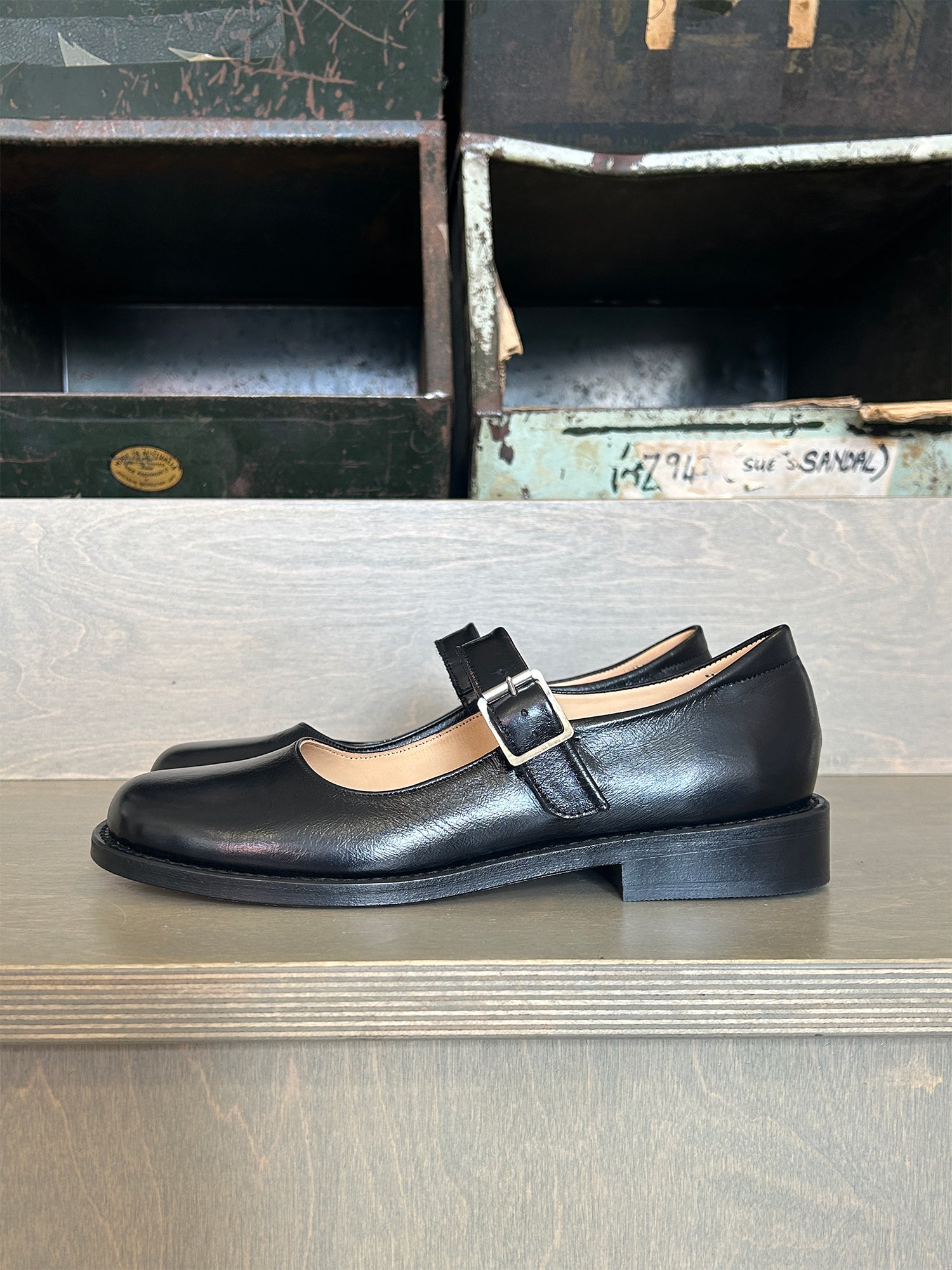 Channel Classic Black Shine / 40