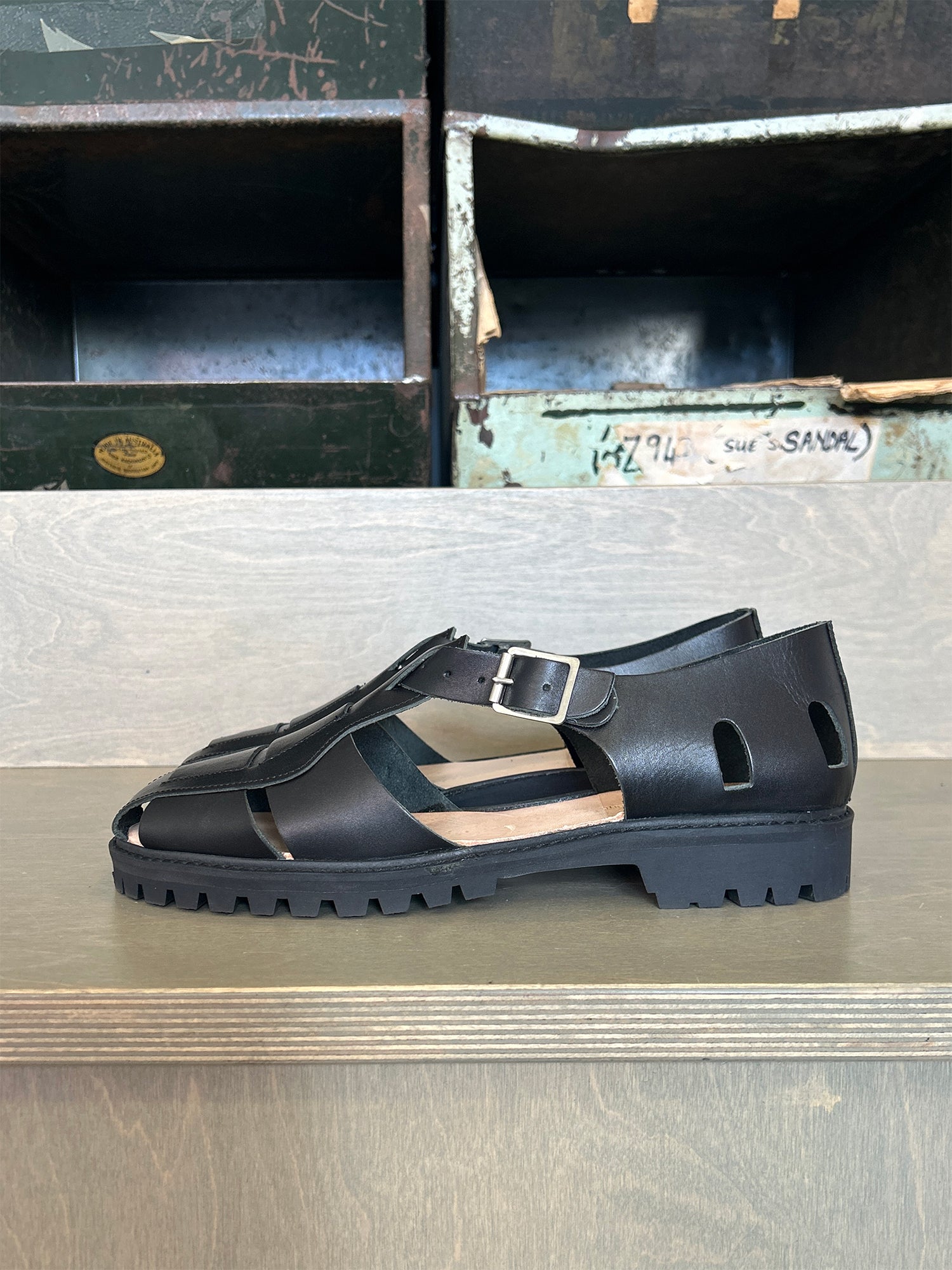 Canal Hiker Black / 42