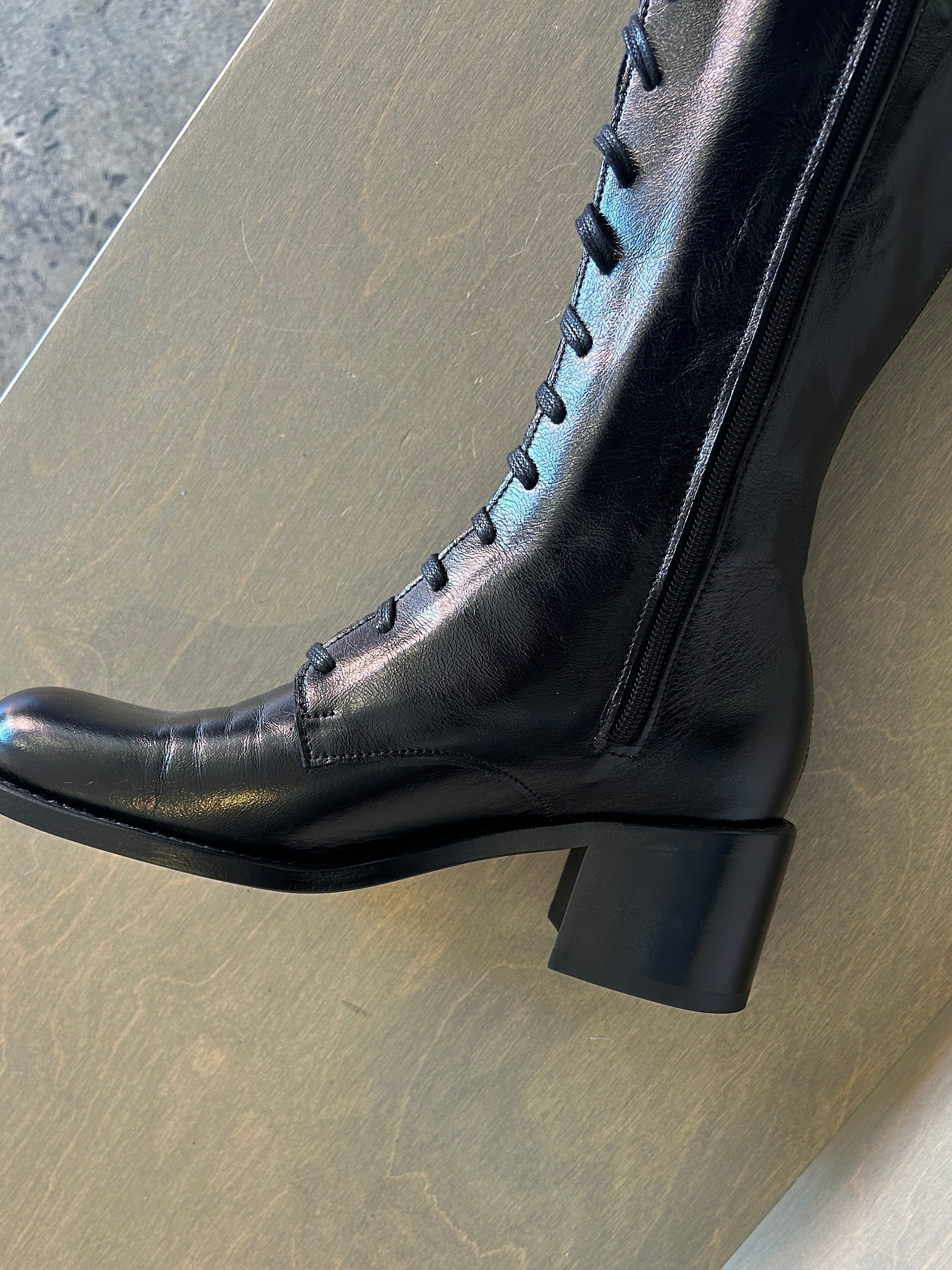 Tie Knee Boot High Black Shine / 39