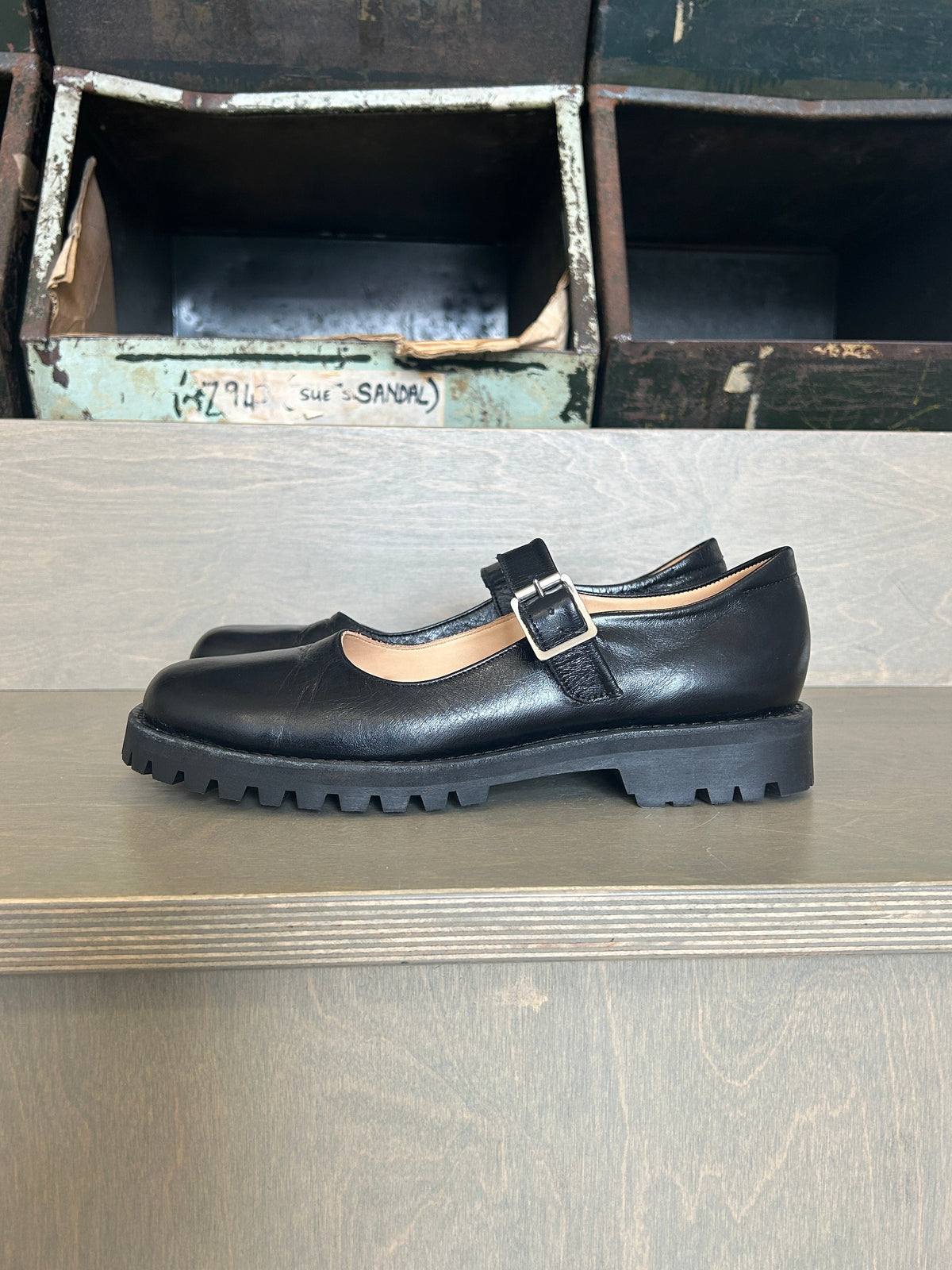 Channel Hiker Black Shine / 41