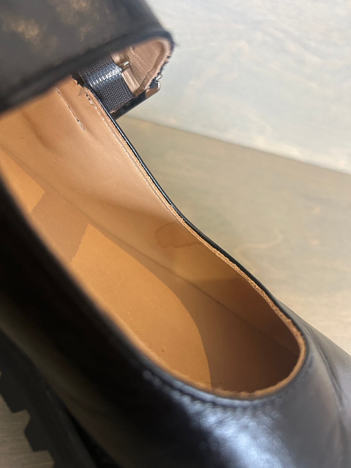 Channel Hiker Black Shine / 41