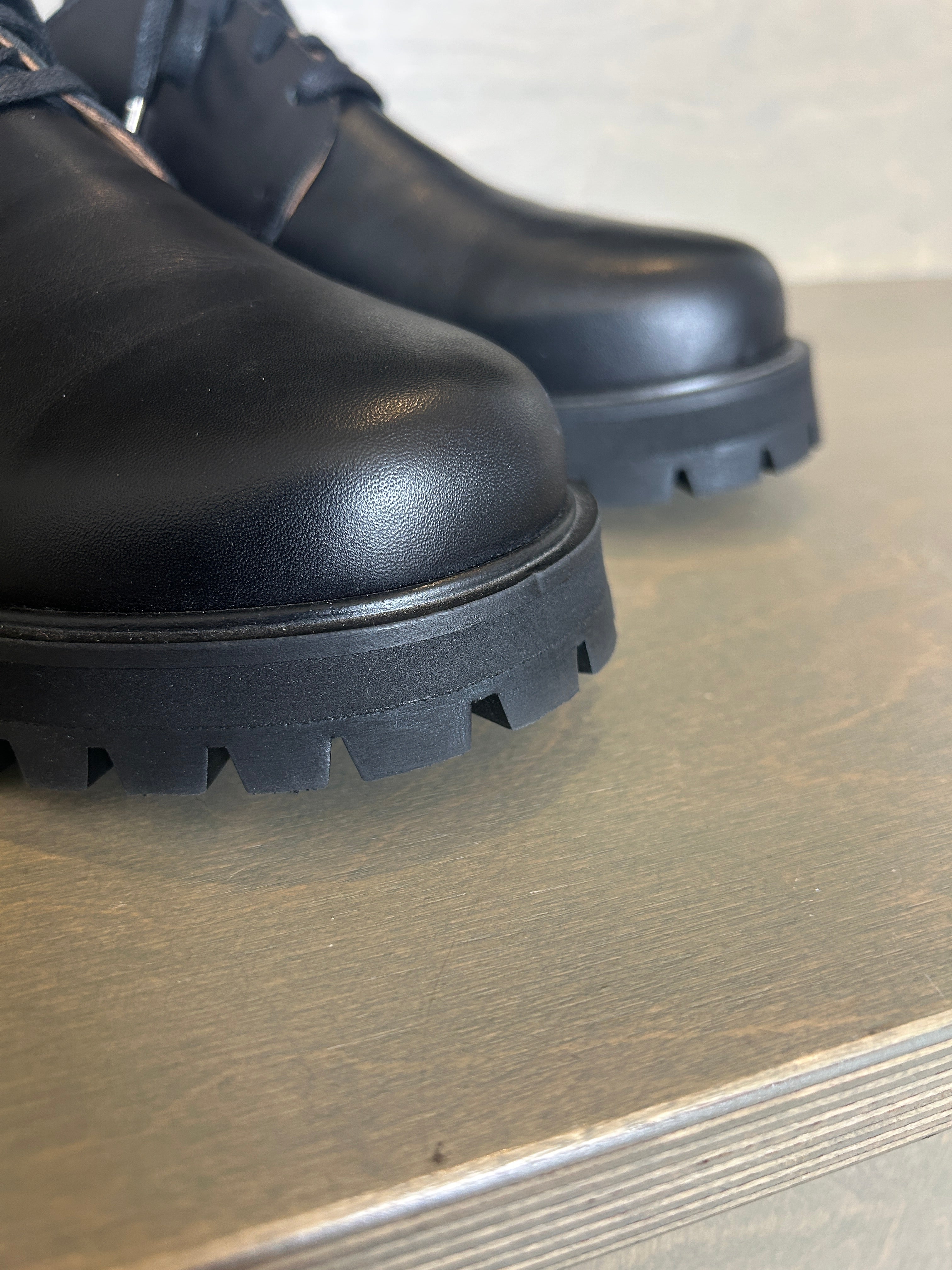 Path Black / 43