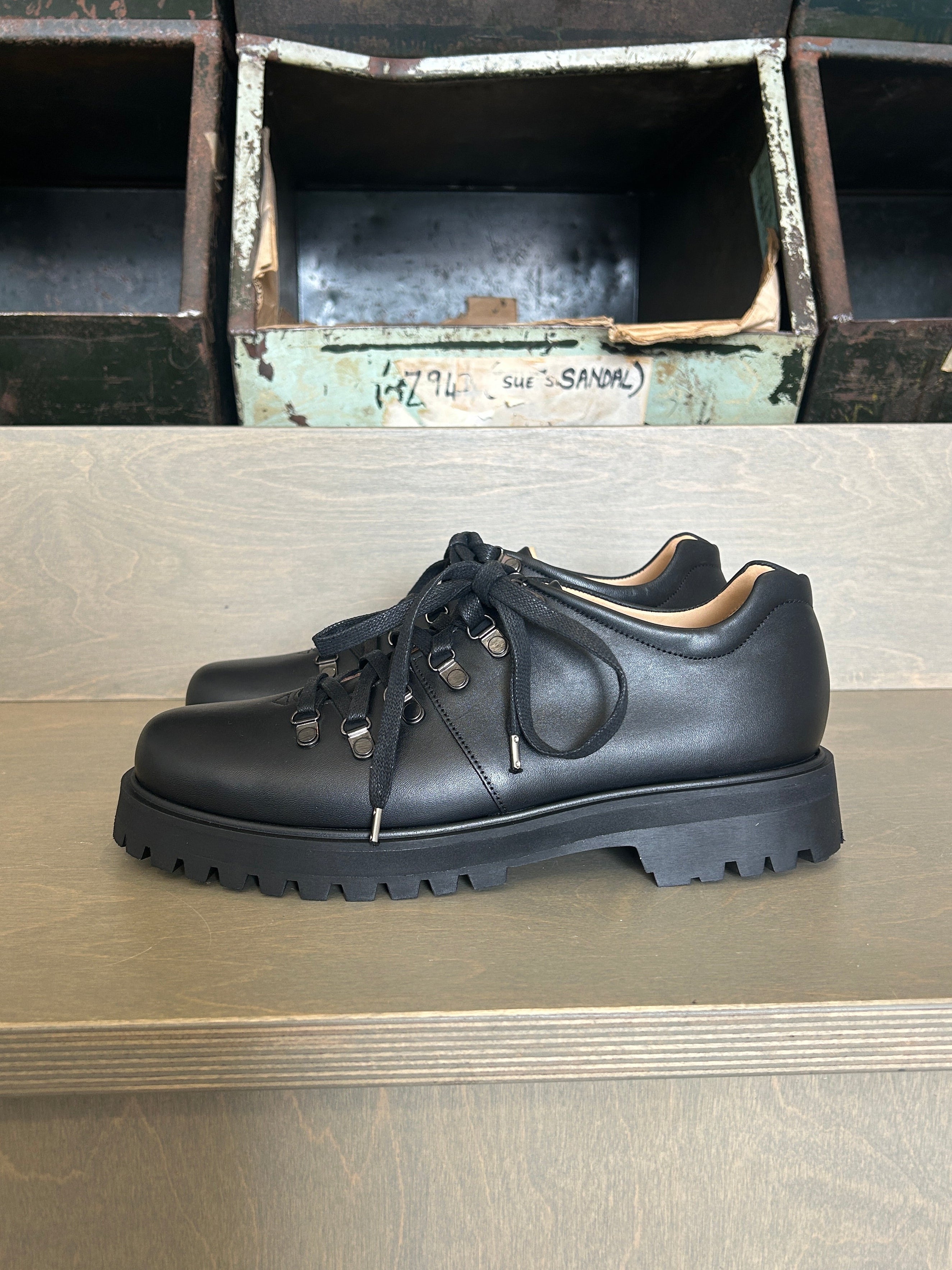 Beat Shoe Black / 41