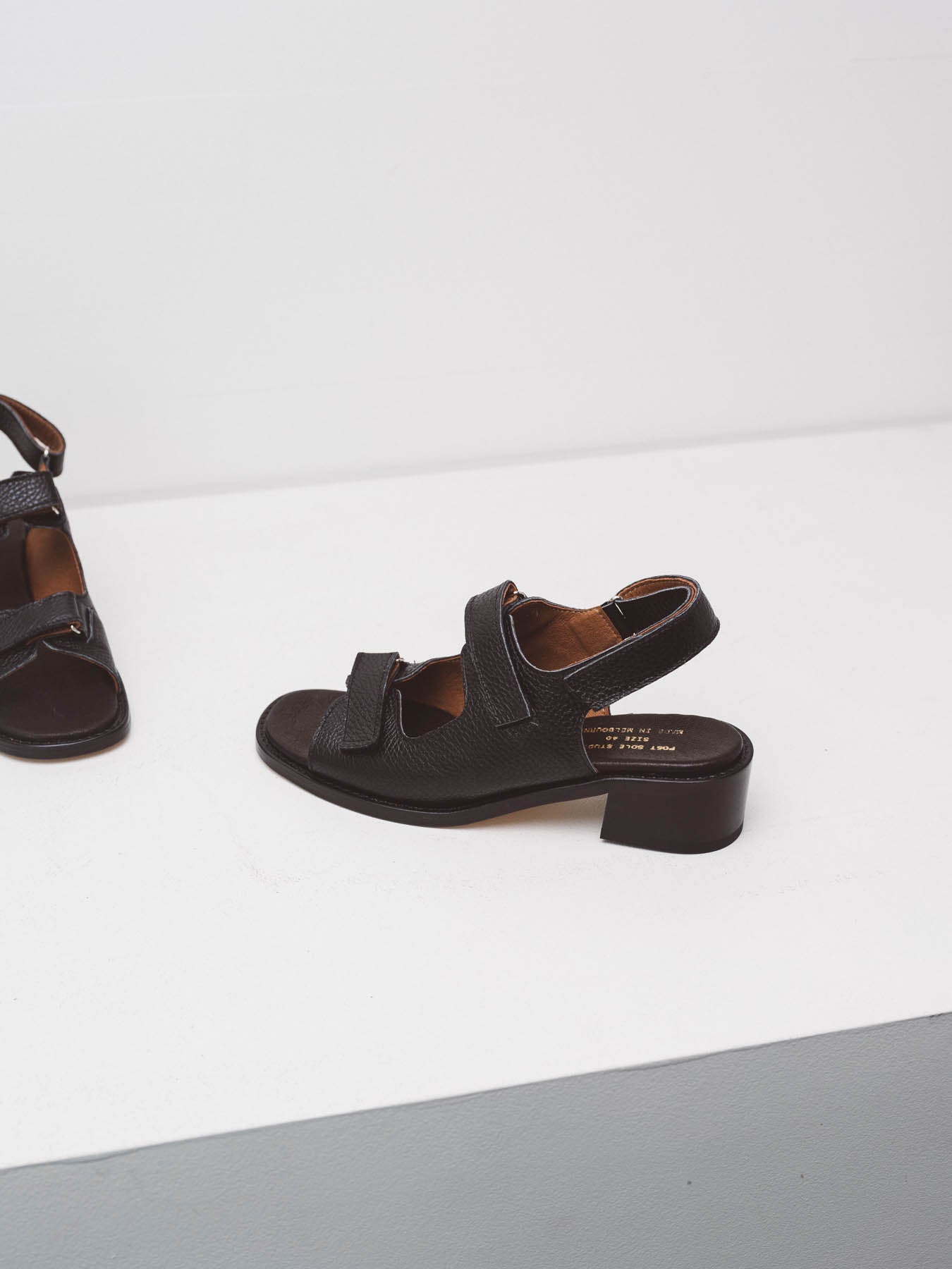 Trail Square Black Napoli