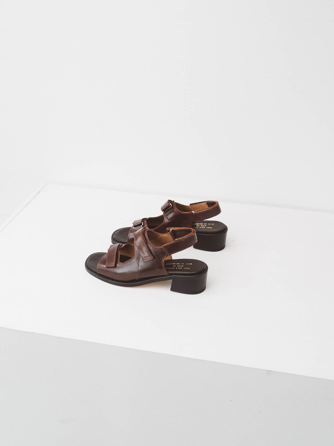 Trail Square Mahogany Shine