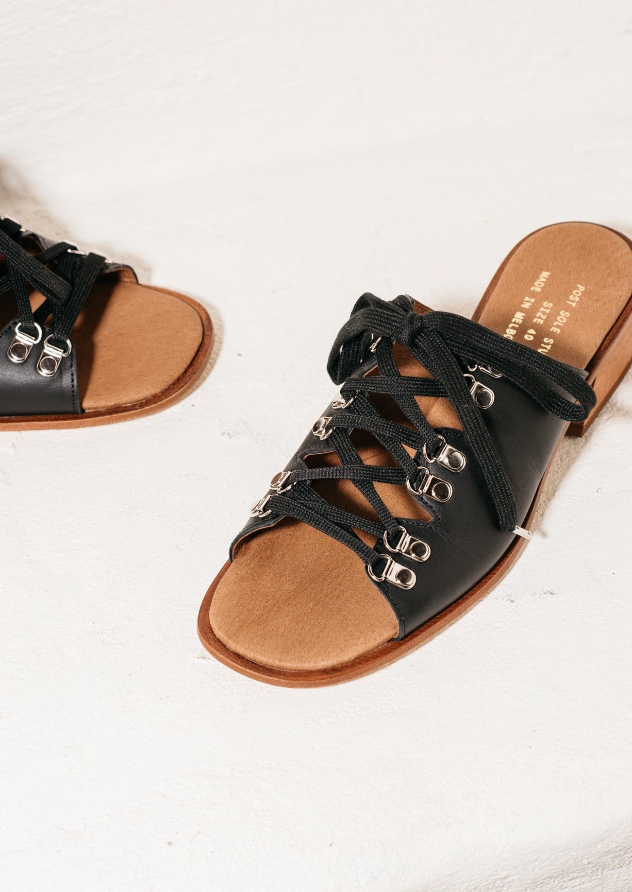 Beat Classic Black / 36 - Last Pair