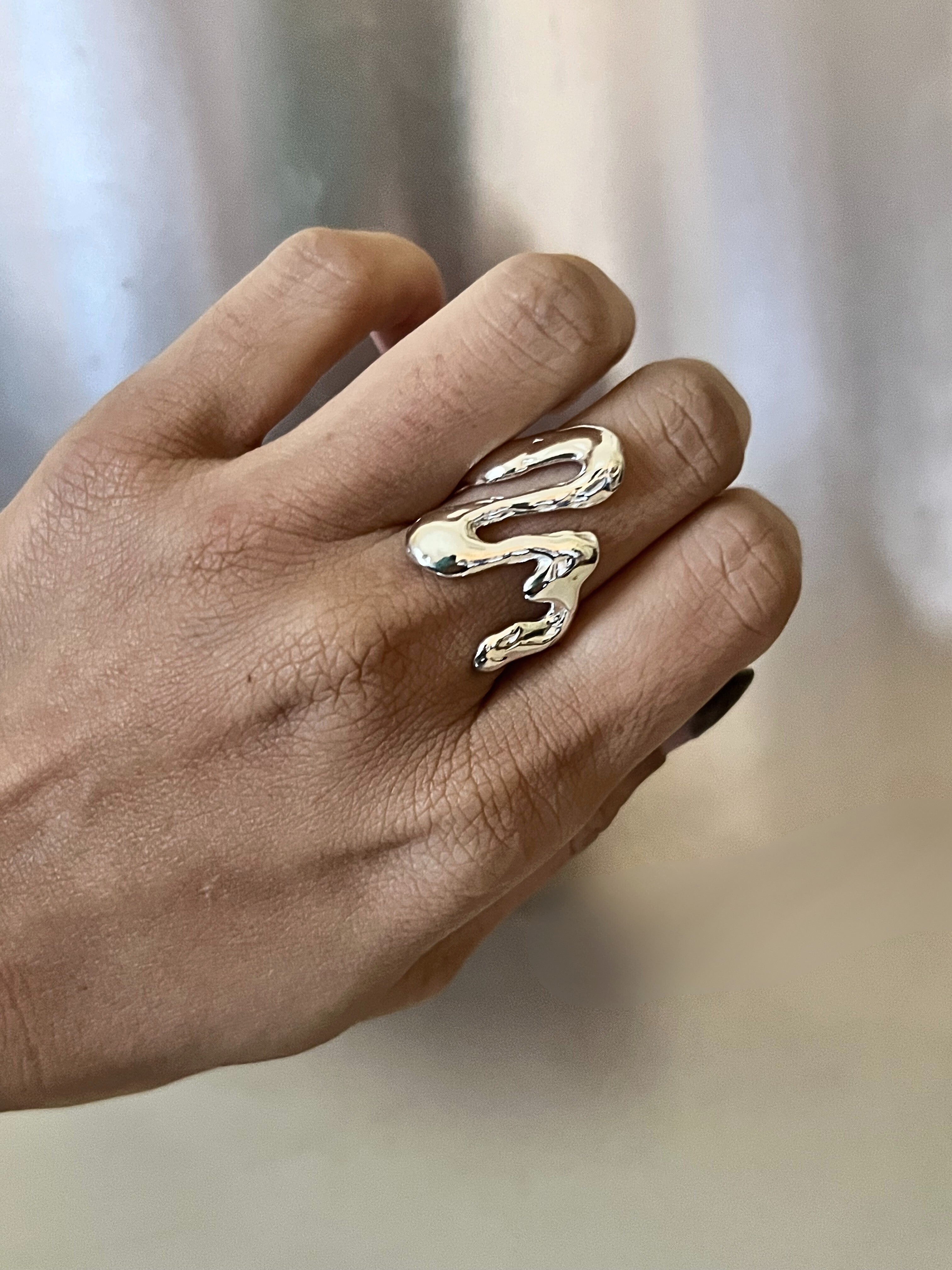 Nyxie ring
