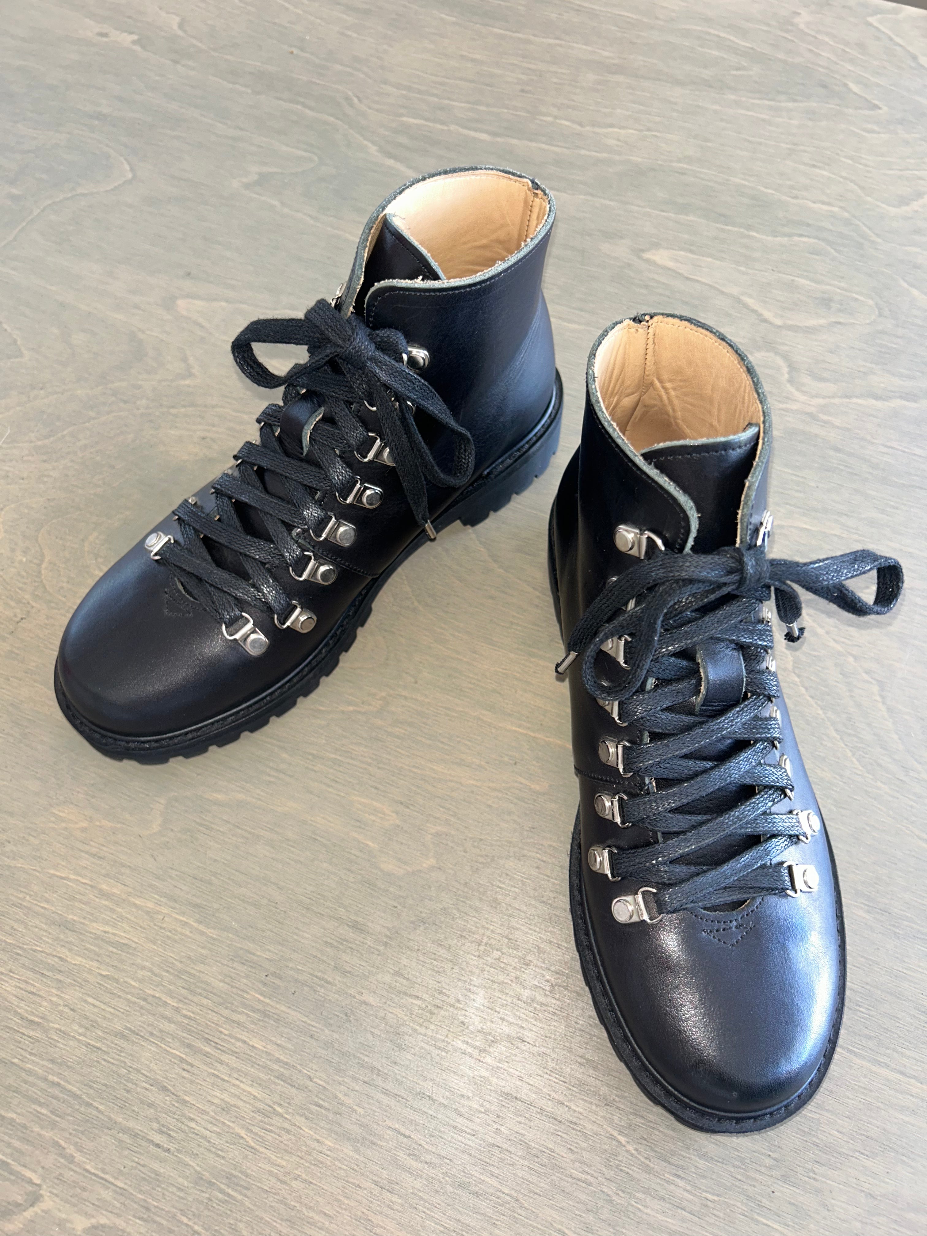 Beat Boot Black / 36 - Second