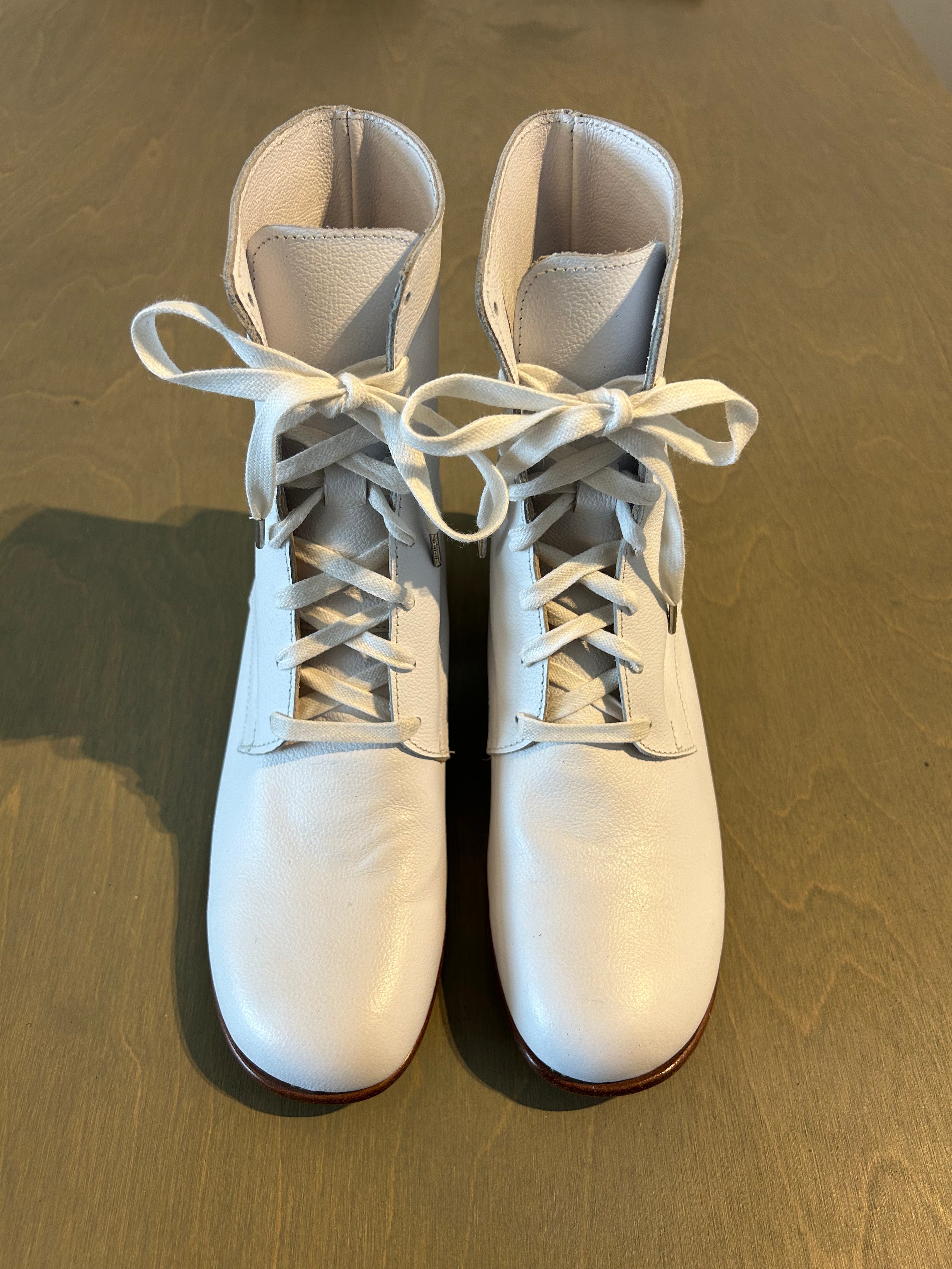 Cricket Boot Low White / 40 - Archive