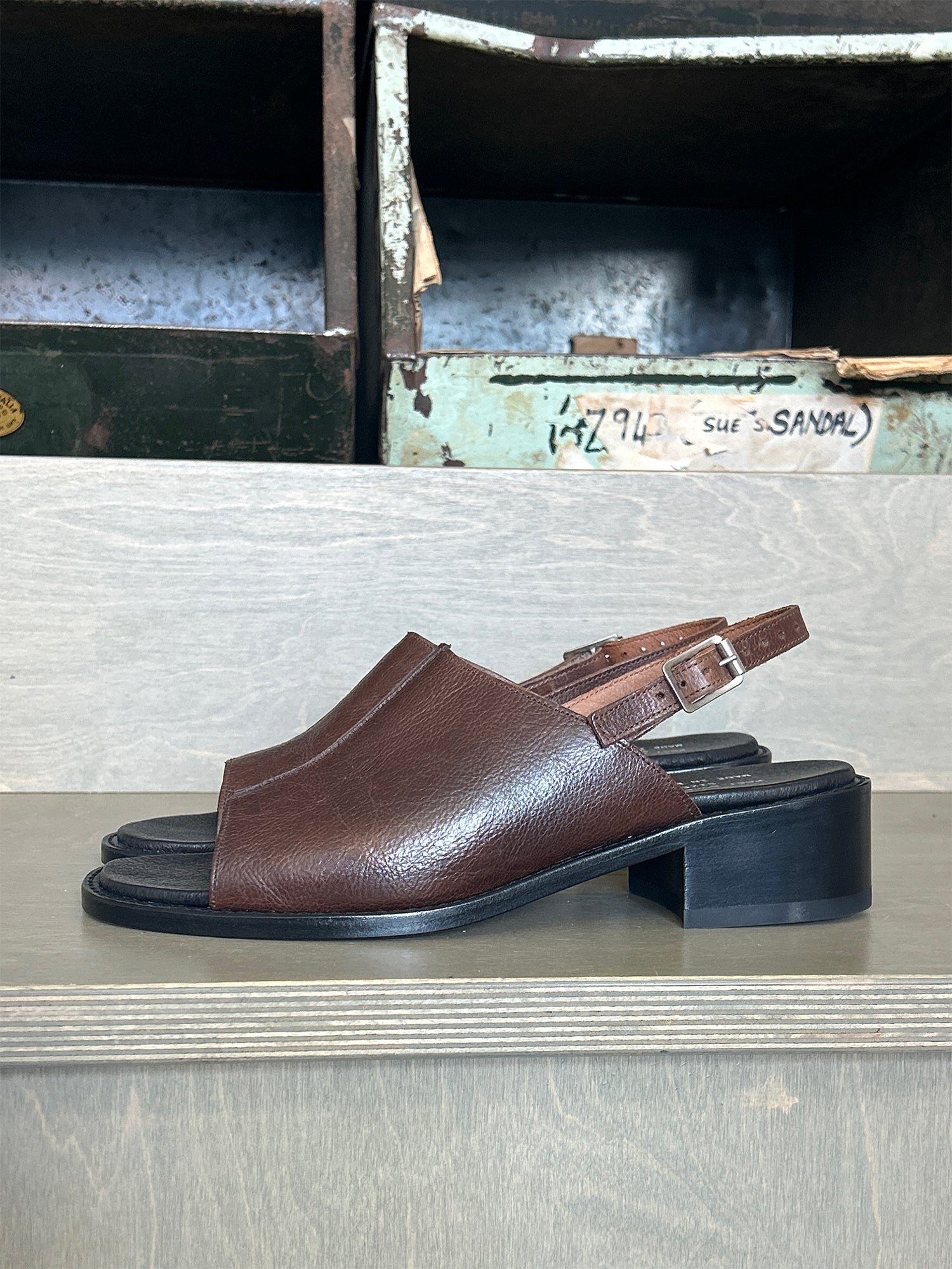 Spring Lane Dark Brown / 41