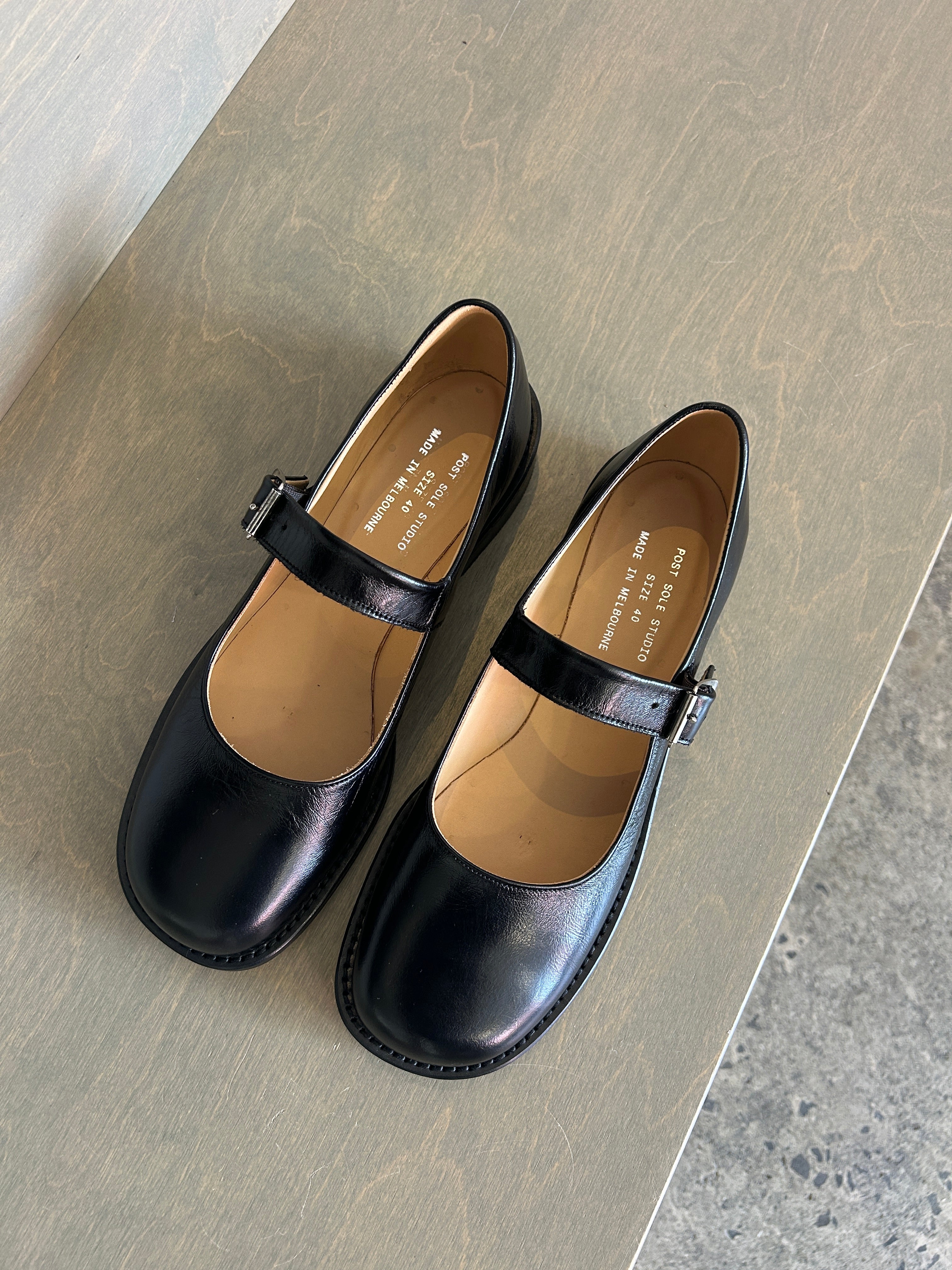 Channel Classic Black Shine / 40