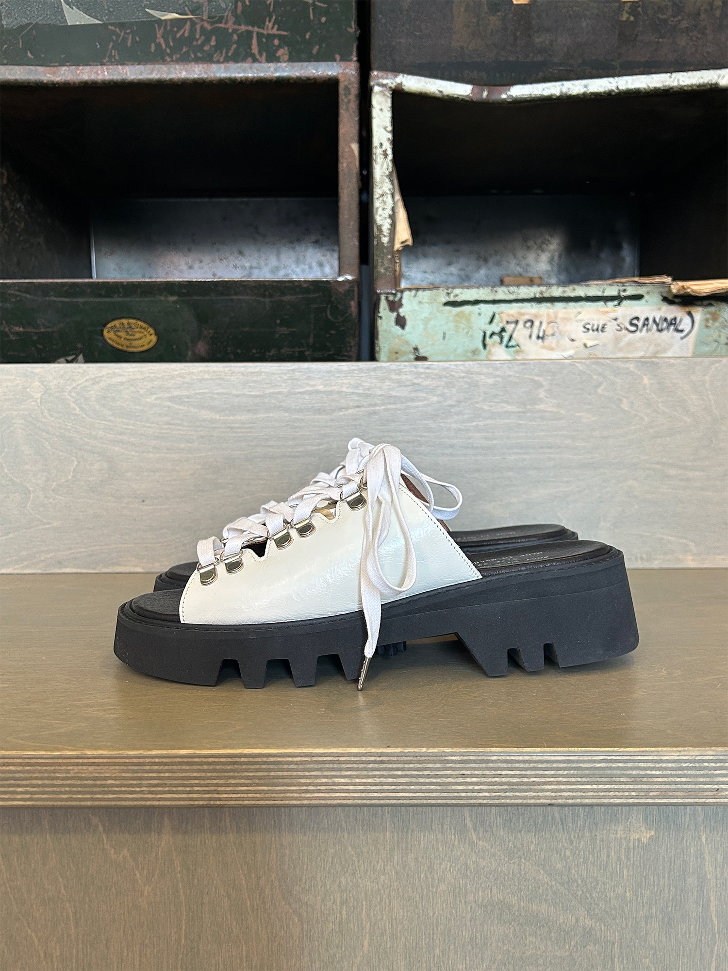 Beat Slide White / 39