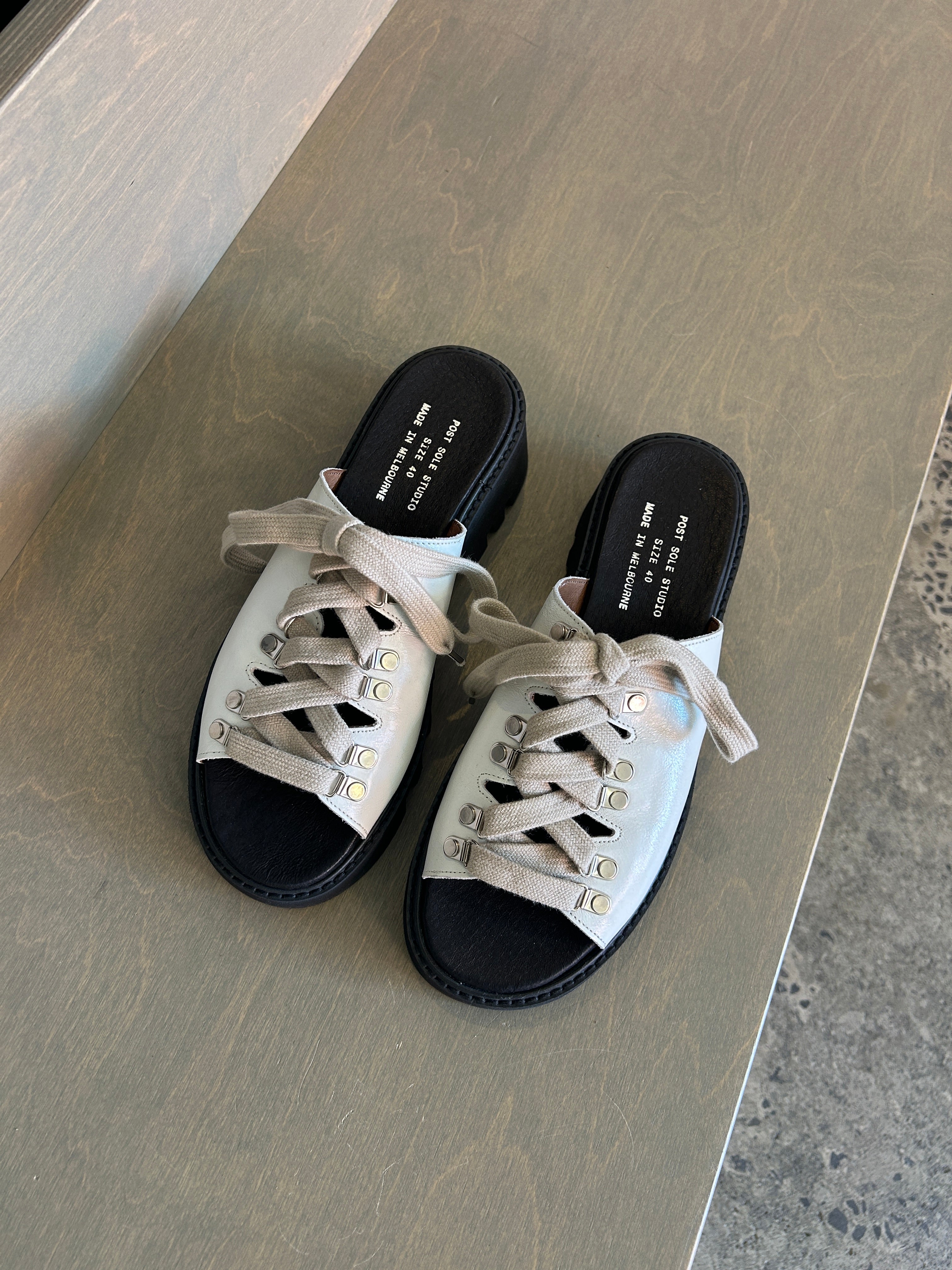 Beat Slide White / 40