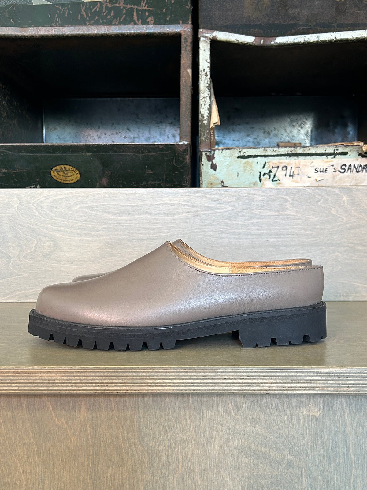 Shore Hiker Taupe / 42