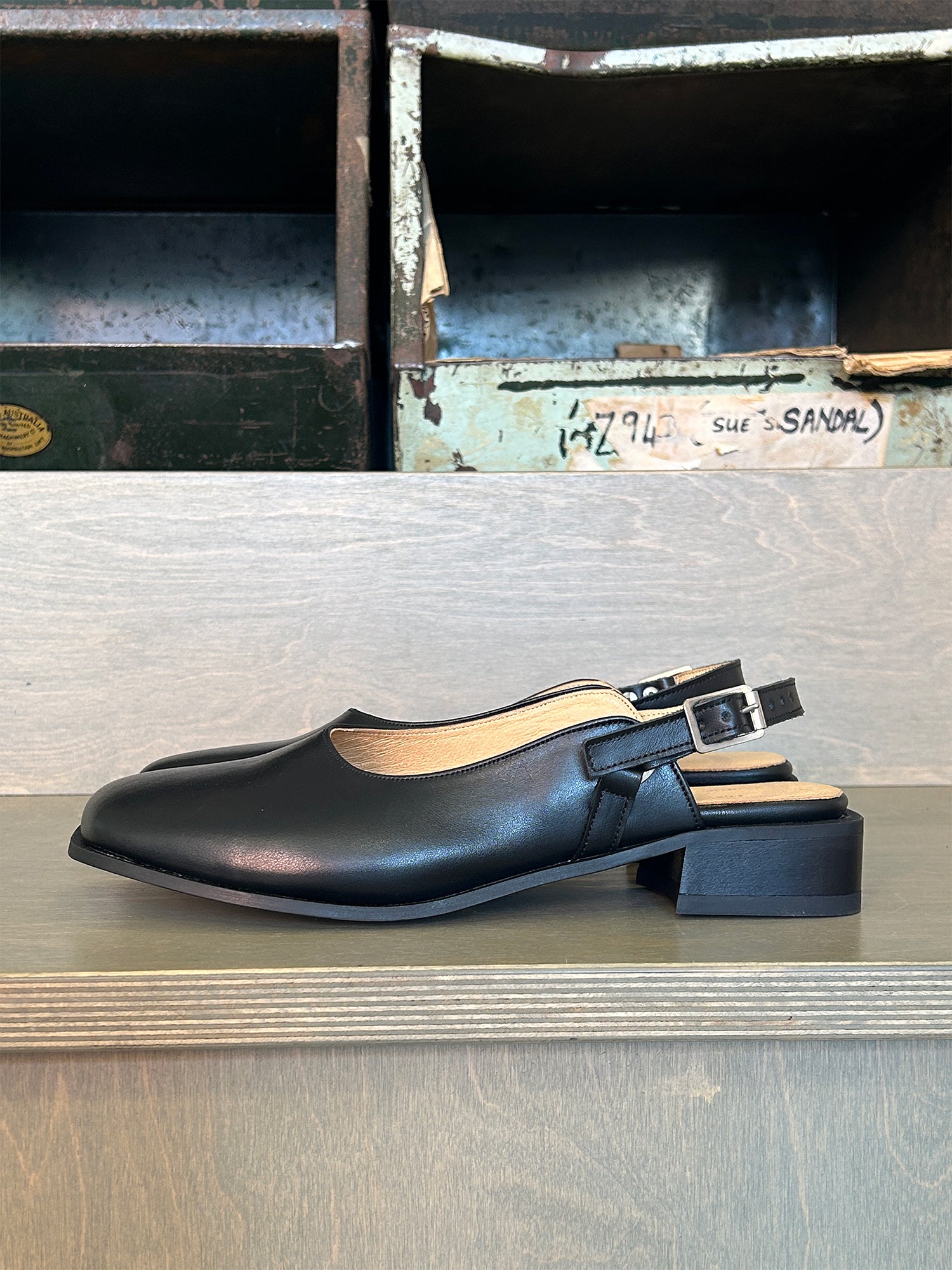Sling Back Mule Black / 42