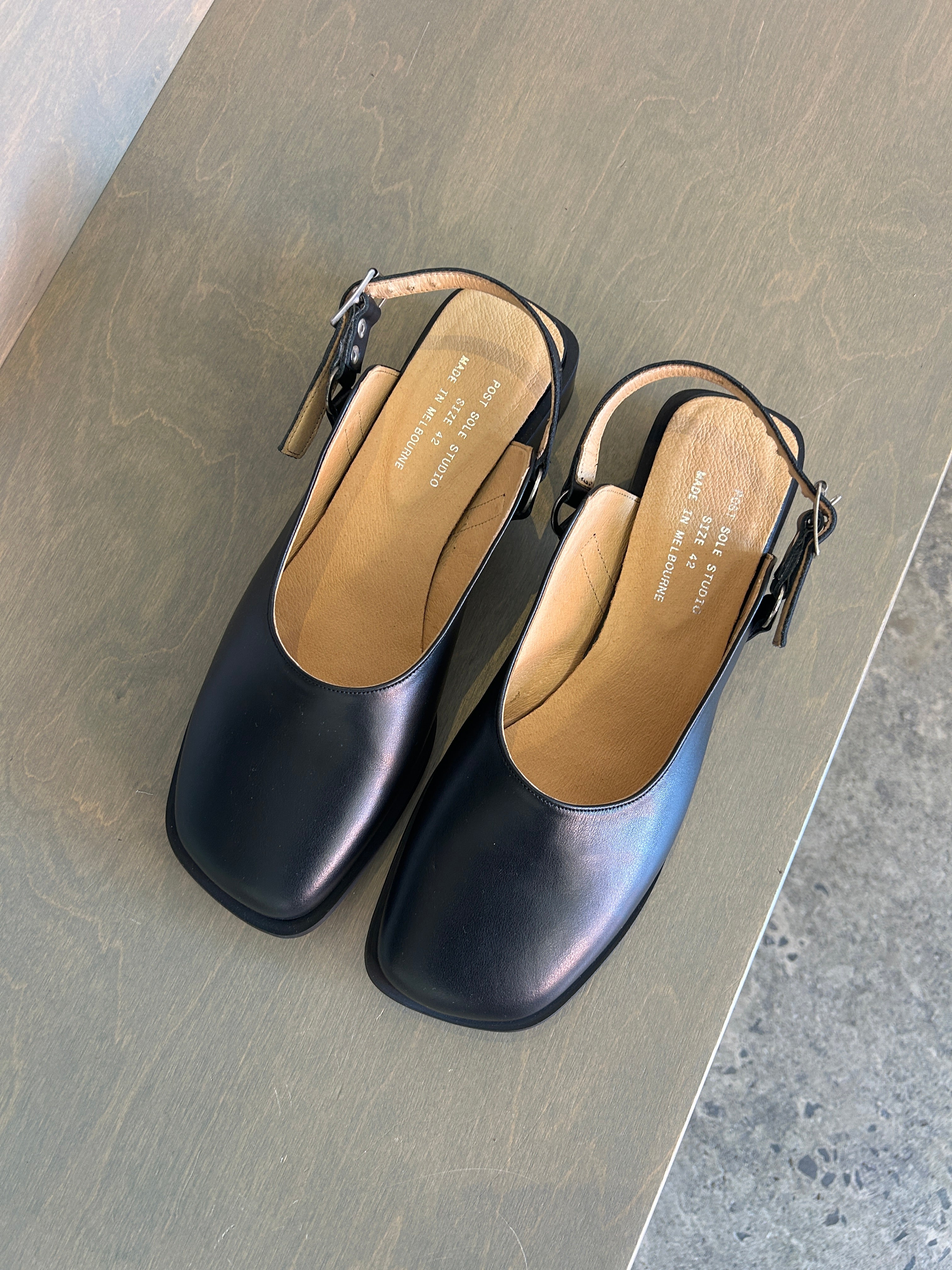 Sling Back Mule Black / 42