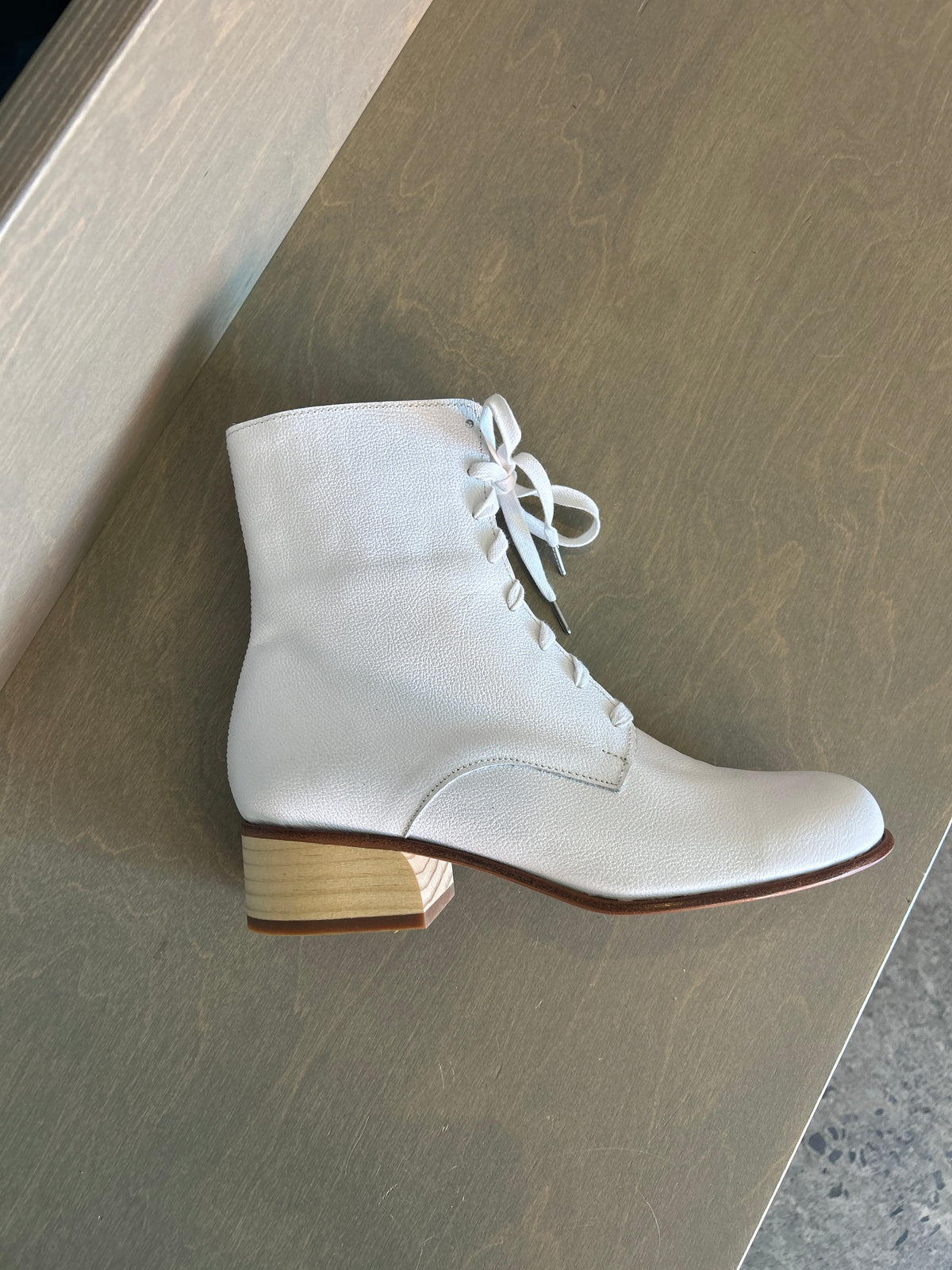 Cricket Boot Low White / 40