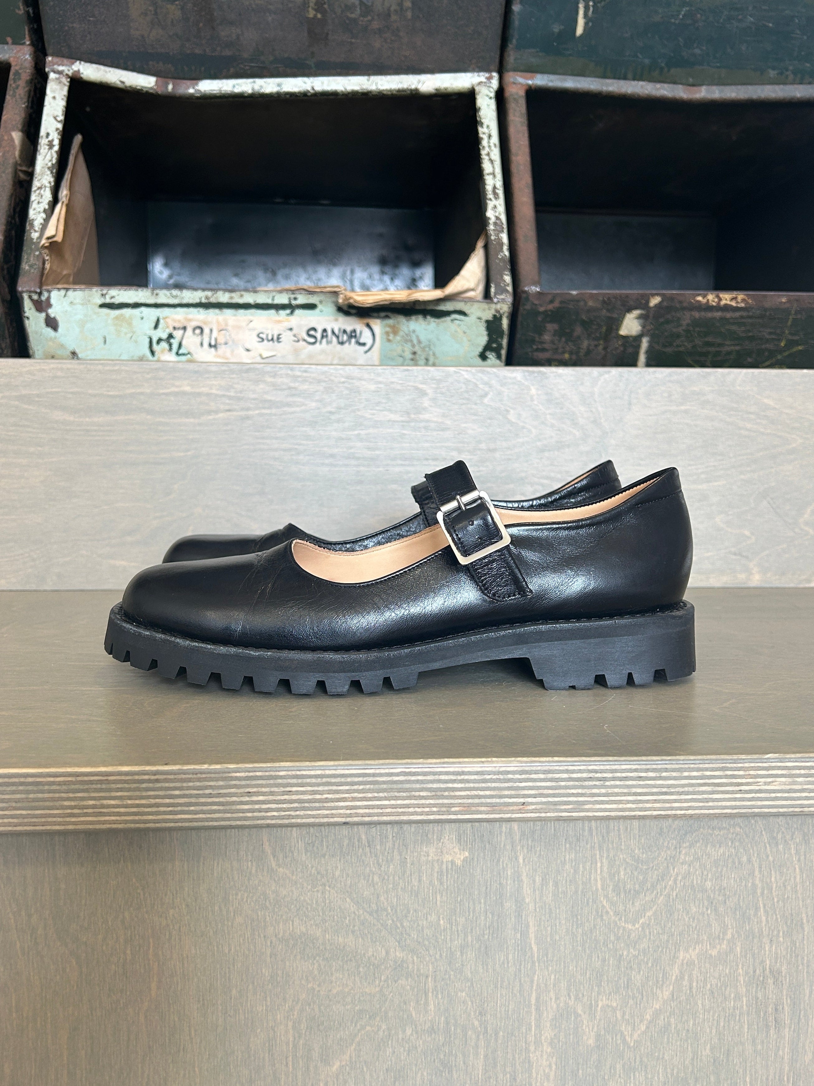 Channel Hiker Black Shine / 41