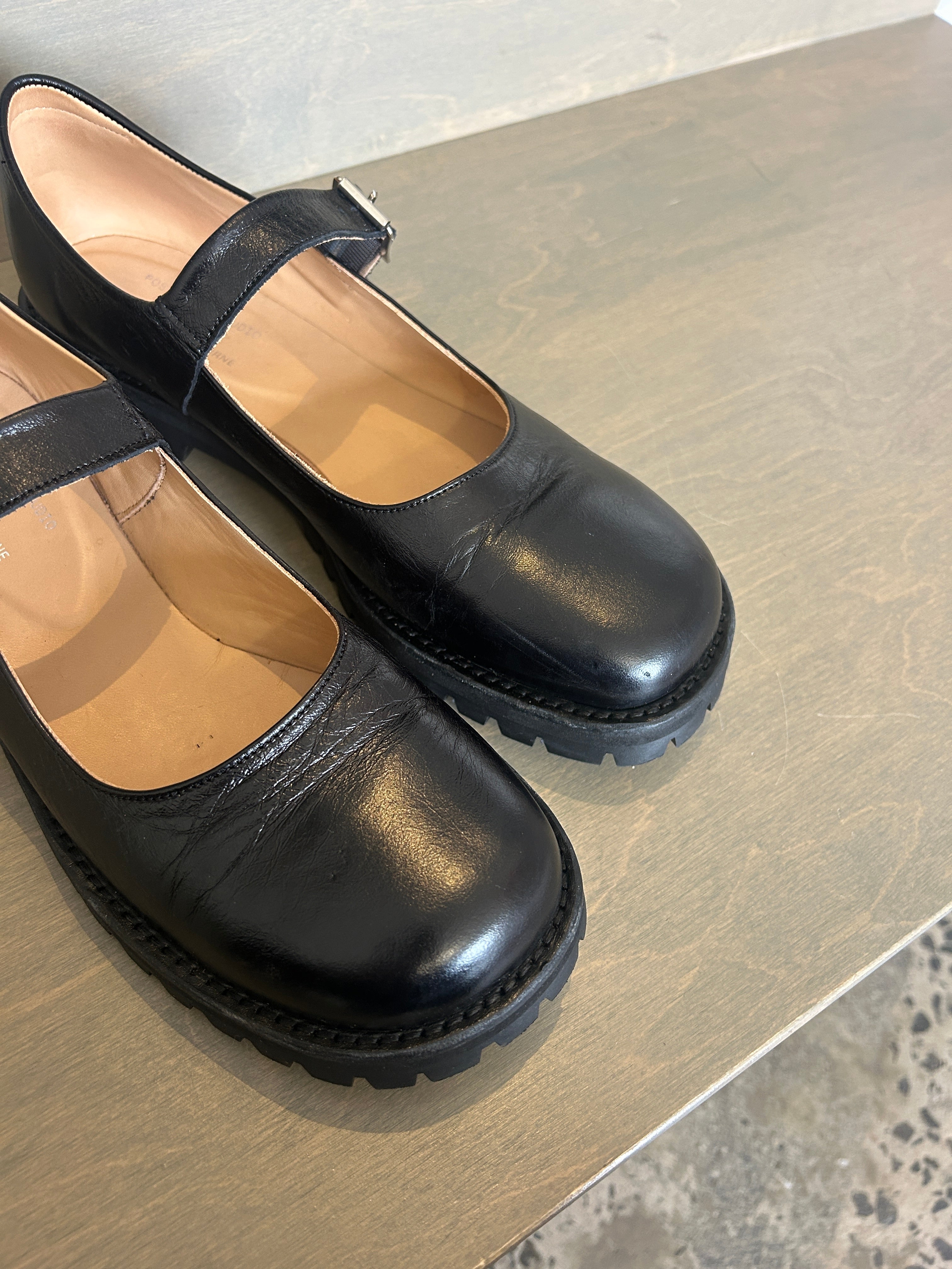Channel Hiker Black Shine / 41
