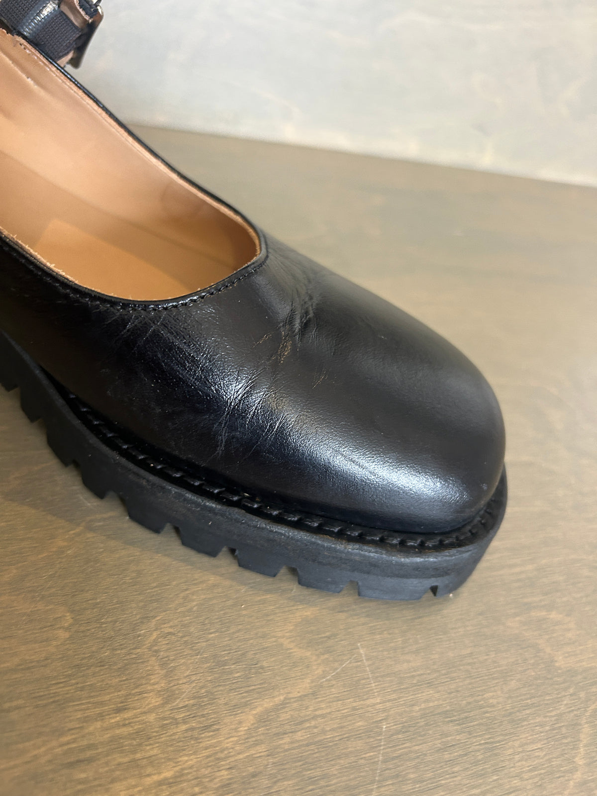 Channel Hiker Black Shine / 41