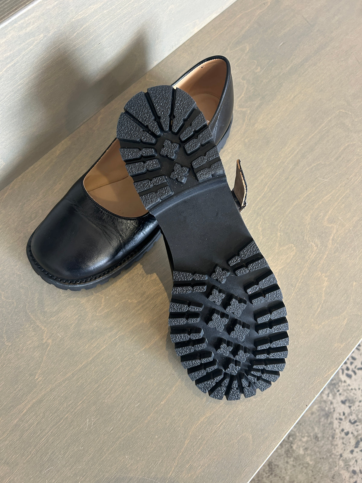 Channel Hiker Black Shine / 41
