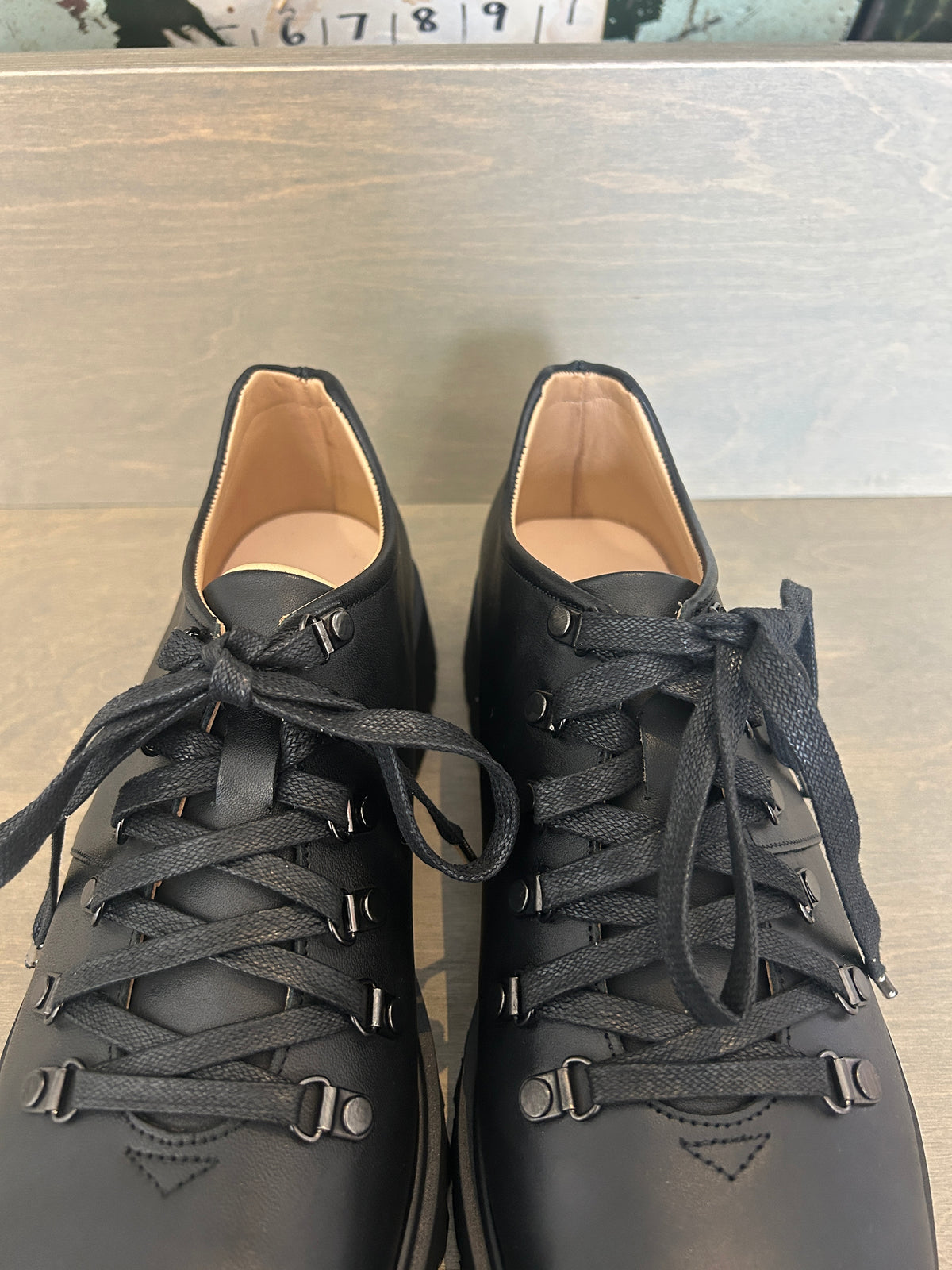 Beat Shoe Black / 41