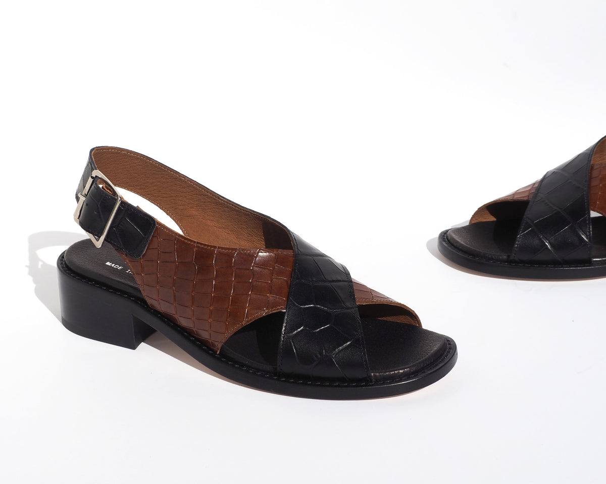Crossing Square - Double Croc