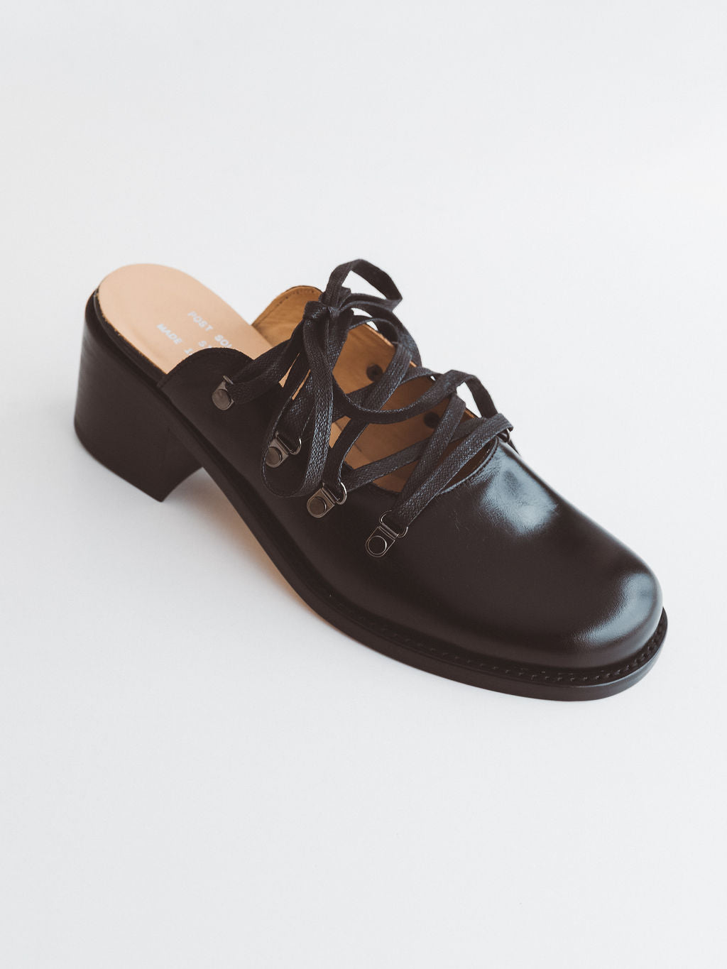 Beat Mule Black High Shine