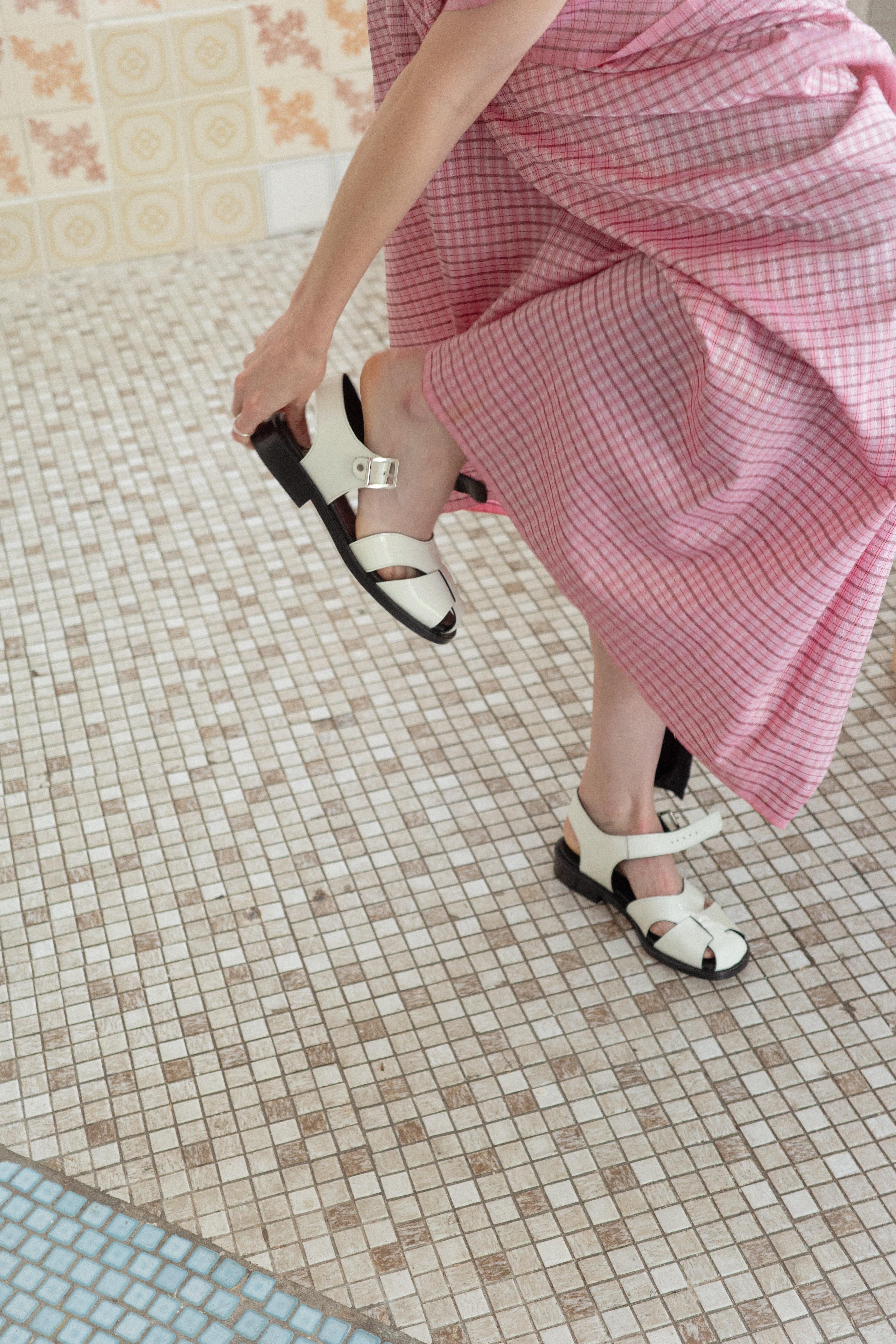 Lunar Flat Patent White - Preorder Delivery mid Feb