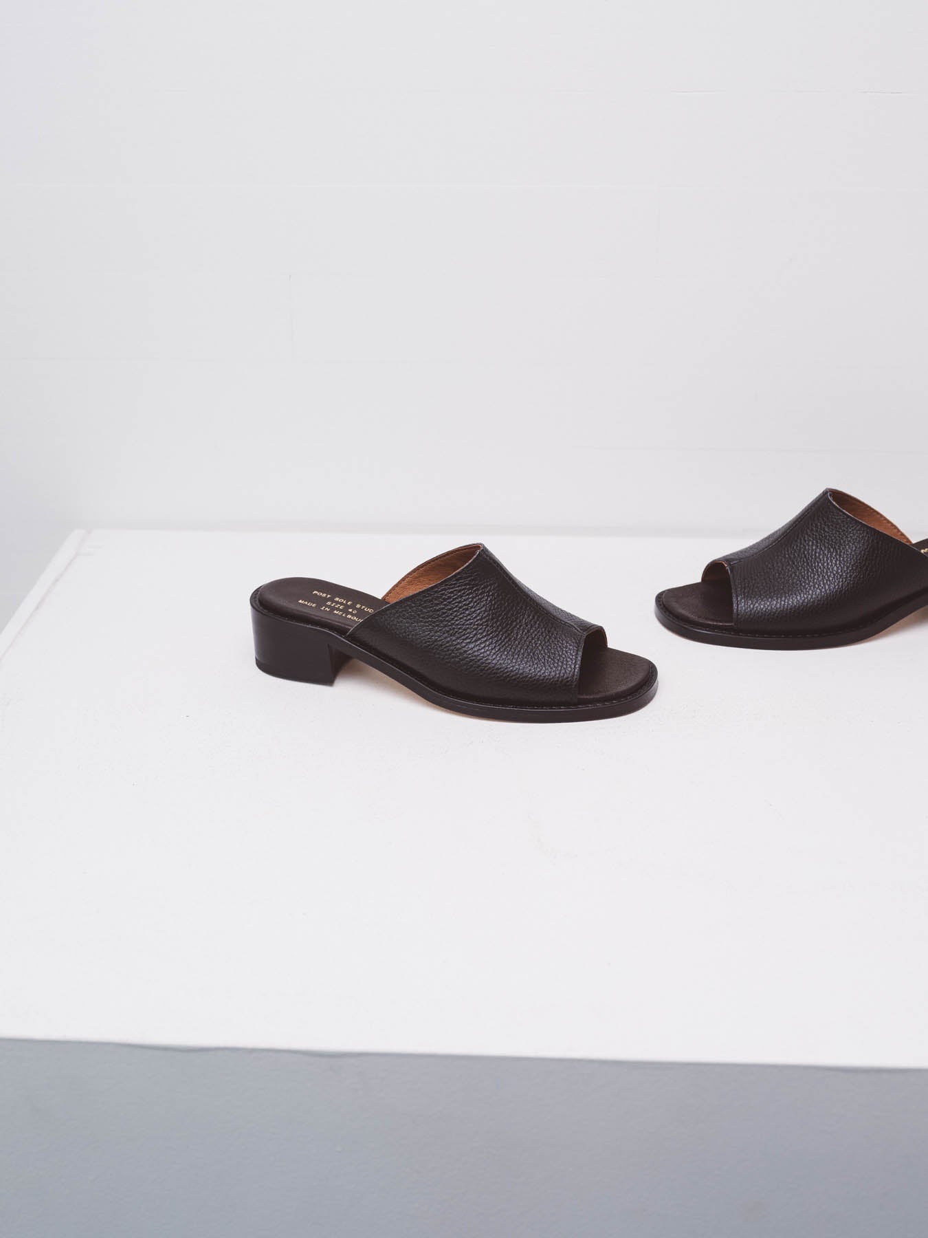 Summer Lane Square Black Napoli